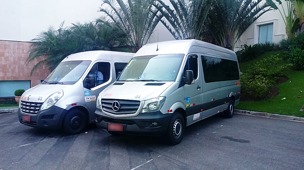 portifolio van executiva 15 e 19 lugares 2.jpg